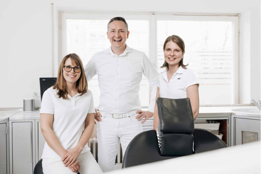 Zahnärzte-Team der Zahnarztpraxis Dr. Stefan Bernuth