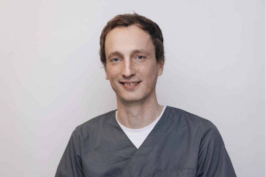 Teamfoto Gregor Timmroth - Zahnarztpraxis Dr. Stefan Bernuth, Zahnarzt Würzburg / Sanderau