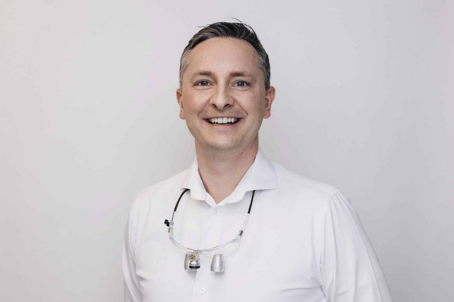 Teamfoto Dr. Stefan Bernuth, Zahnarzt Würzburg / Sanderau
