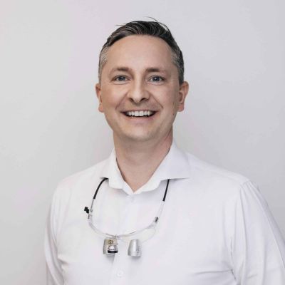 Dr. Stefan Bernuth - Ihr kompetenter Zahnarzt in Würzburg / Sanderau