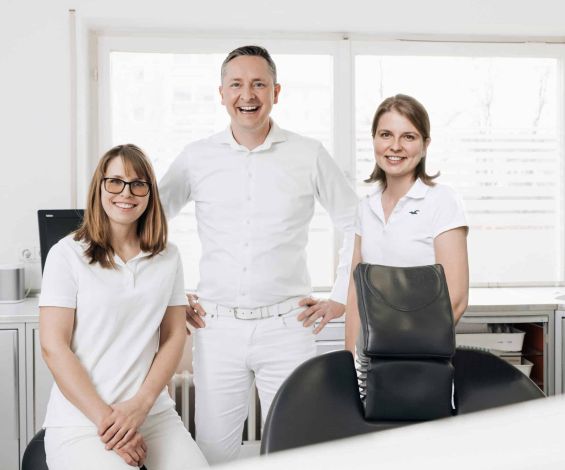 Zahnärzte-Team der Zahnarztpraxis Dr. Stefan Bernuth
